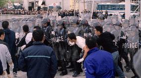 (1)Riot police practice anti-hooligan drill